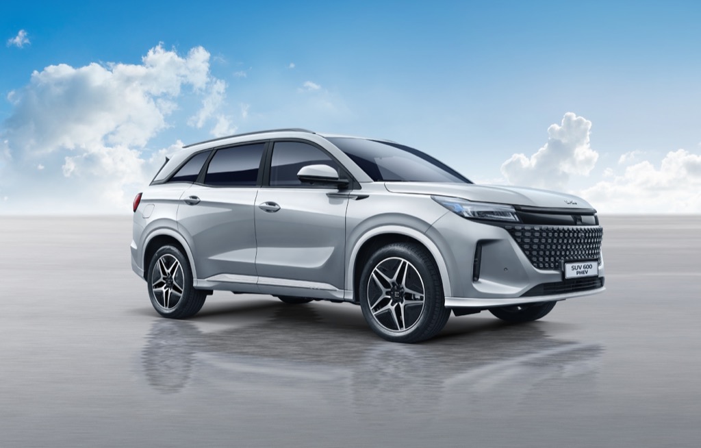 El DFSK SUV 600 PHEV